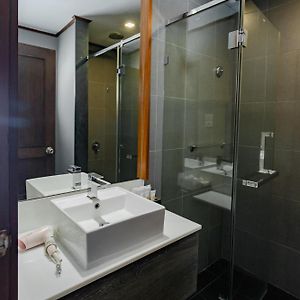 Deluxe Double Pool Access